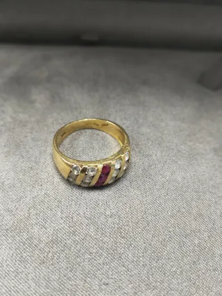 Anillo Oro 18k con Rubíes y Diamantes