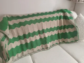 Manta lana artesanal zig-zag beige y verde