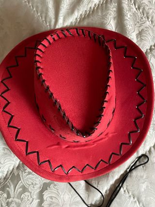 Sombrero de vaquero rojo