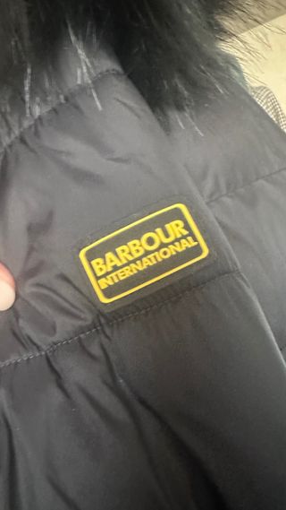 Plumas Barbour Negro