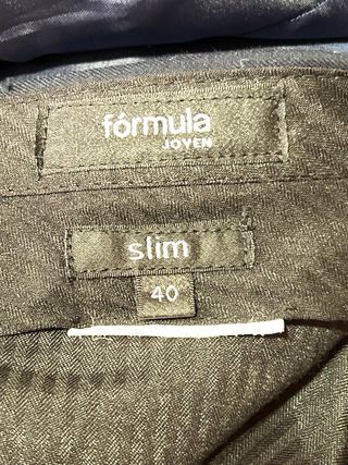 Traje azul para chico joven