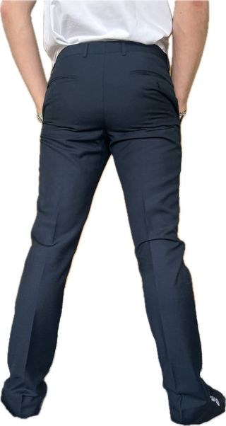 Traje azul para chico joven