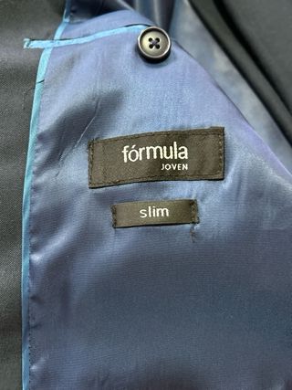 Traje azul para chico joven