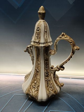 Jarra , jarrón, tetera, cerámica Capodimonte, 36 cm. asa pegada