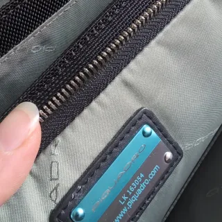 Cartella Piquadro porta PC nera con tracolla