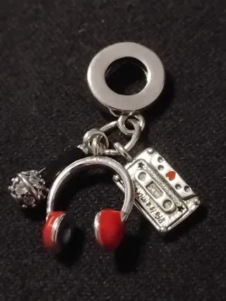 Charm Cascos y Cassette