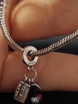 Charm Cascos y Cassette