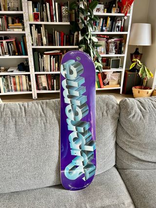 Tabla de skate Supreme Morada