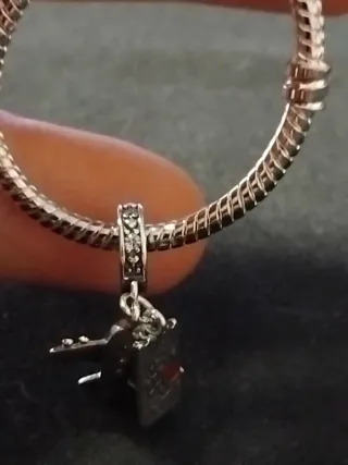 Charm avión y billete de viaje