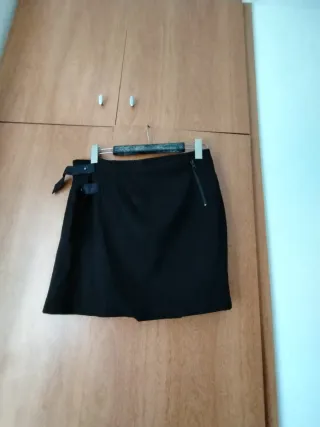 Falda estampada azul y blanca talla M