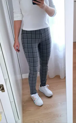 Pantalón de cuadros Stradivarius