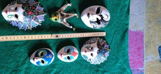 Maschere in ceramica decorative