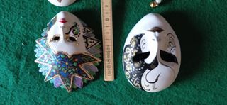 Maschere in ceramica decorative