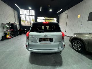 Toyota RAV4 2011