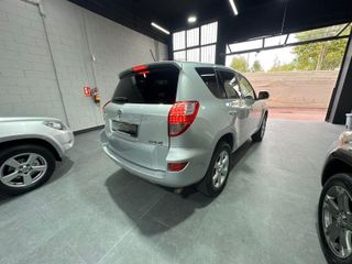 Toyota RAV4 2011