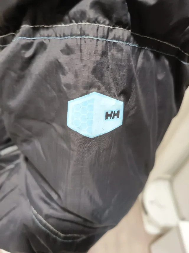 Plumón Helly Hansen Talla L Negro