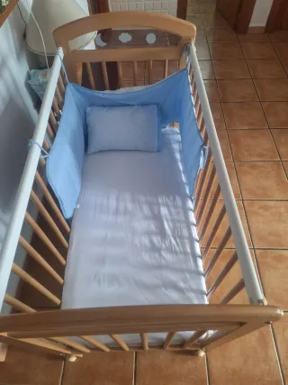 Cuna de madera con cajones nueva