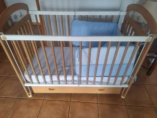 Cuna de madera con cajones nueva