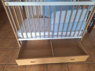 Cuna de madera con cajones nueva