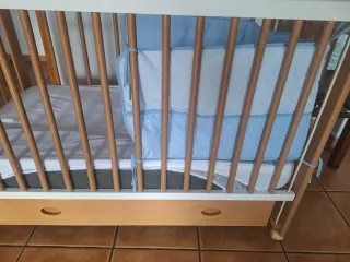 Cuna de madera con cajones nueva