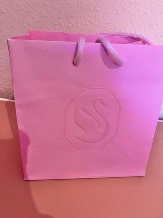 Collar Swarovski Ariana Grande Y Idyllia flor rosa