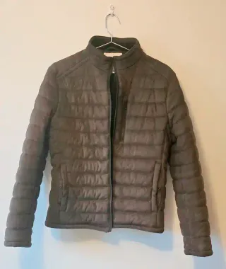 Cazadora acolchada Zara polipiel talla S caqui