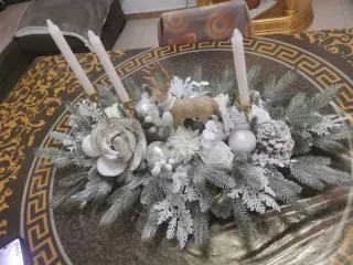 Centro tavola decorativo oro e bianco