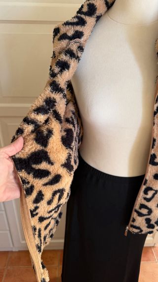 Chaleco pelo leopardo con bolsillos