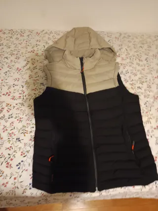 Chaleco beige y negro. El precio es negociable