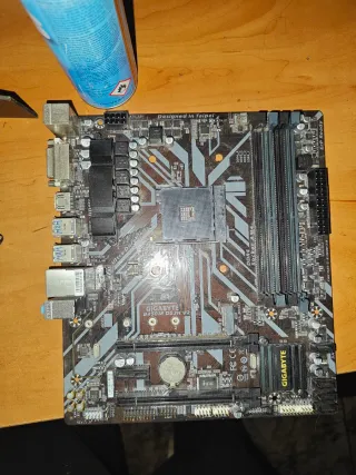 Placa Base Gigabyte B450M DS3H V2