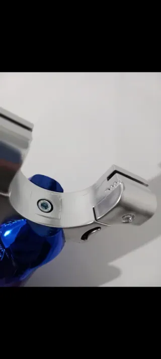 Resortera azul, plateado