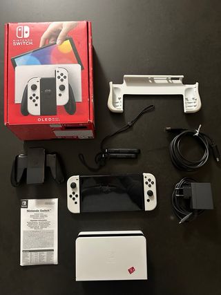 Nintendo Switch OLED - Bianco e Nero