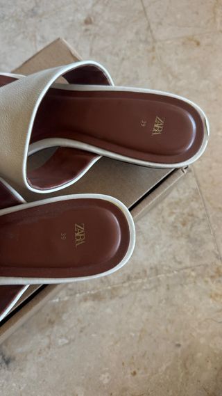 Sandalias Zara Tacon Dedo Blanco Talla 39