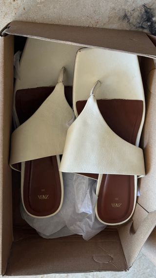 Sandalias Zara Tacon Dedo Blanco Talla 39