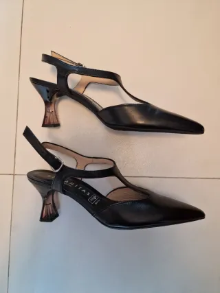 Zapatos de salon Hispanitas destalonado