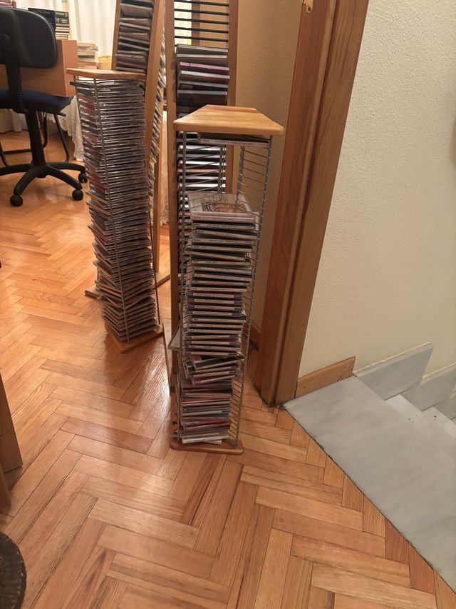 Estantería CDs Madera y Metal
