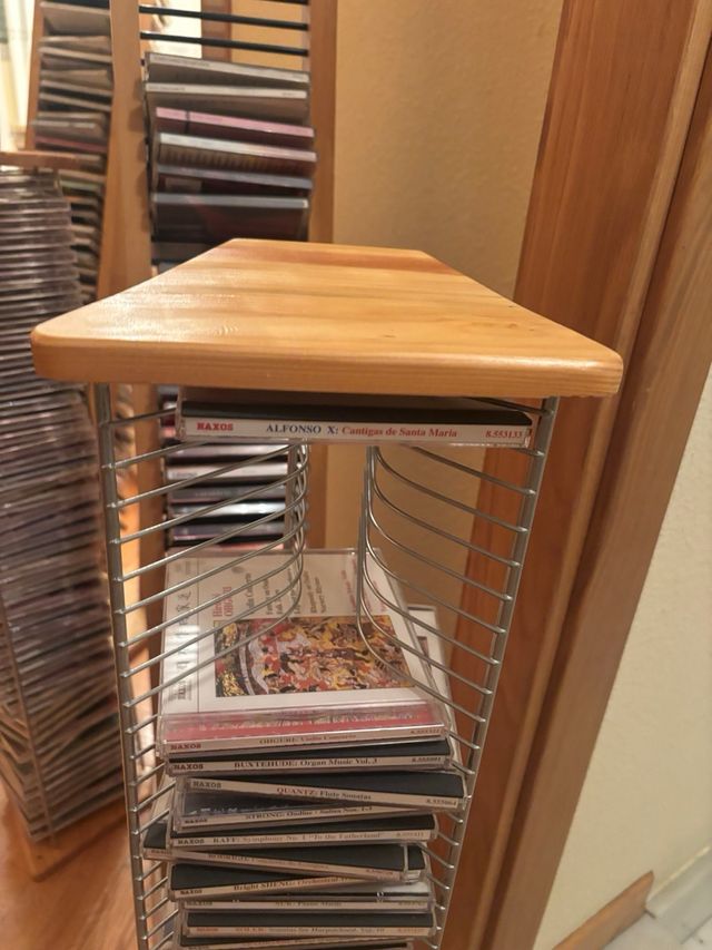 Estantería CDs Madera y Metal