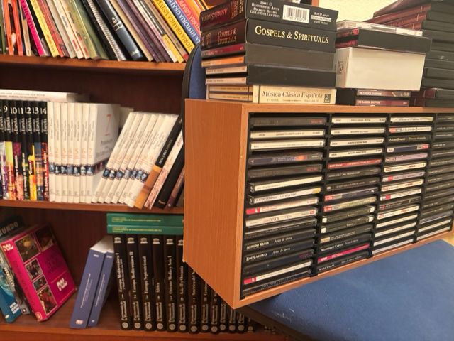 Mueble Estantería CDs Madera y Plástico