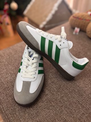 Zapatillas Blancas y Verdes