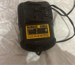 Caricabatterie Dewalt DCB105 Li-Ion