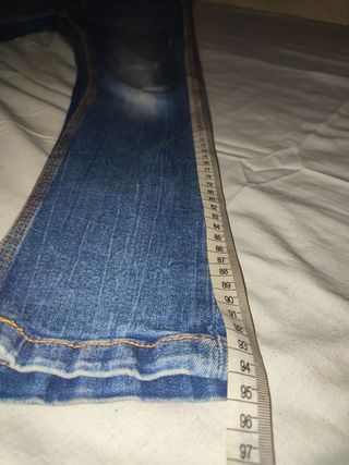 Pantalón vaquero Zara azul desgastado