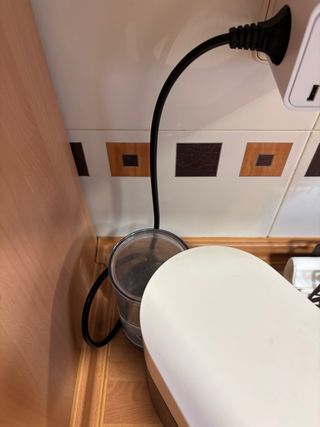 Cafetera Nespresso Blanca y Negra