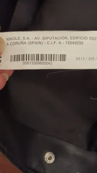 Cazadora de cuero negra