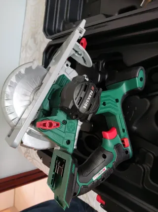 Sierra Circular Parkside 20V Batería