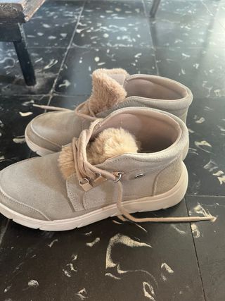 Zapatillas beige y rosa con forro