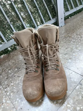 Botas de montaña Gore-Tex beige