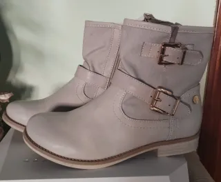 Botines XTI Beige con Hebillas