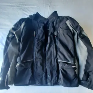 Equipación moto. DAINESE/ARAI