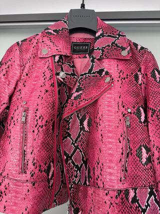 Giacca Guess donna pelle rosa pitone