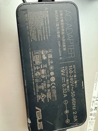 Portátil Asus UX501VW averiado con cargador